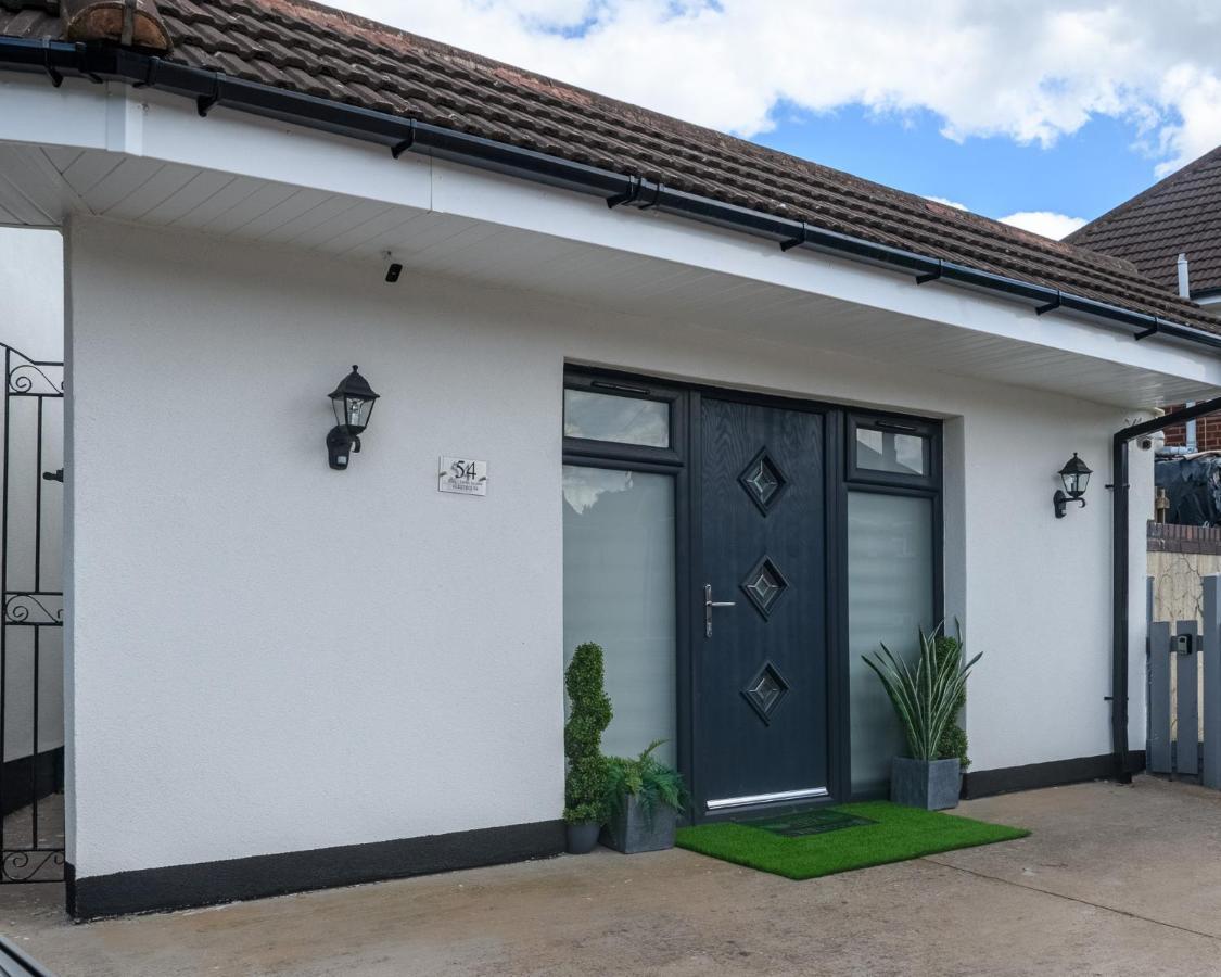 Luxury One Bedroom Guesthouse M6, Junction 10 Walsall Willenhall Екстериор снимка
