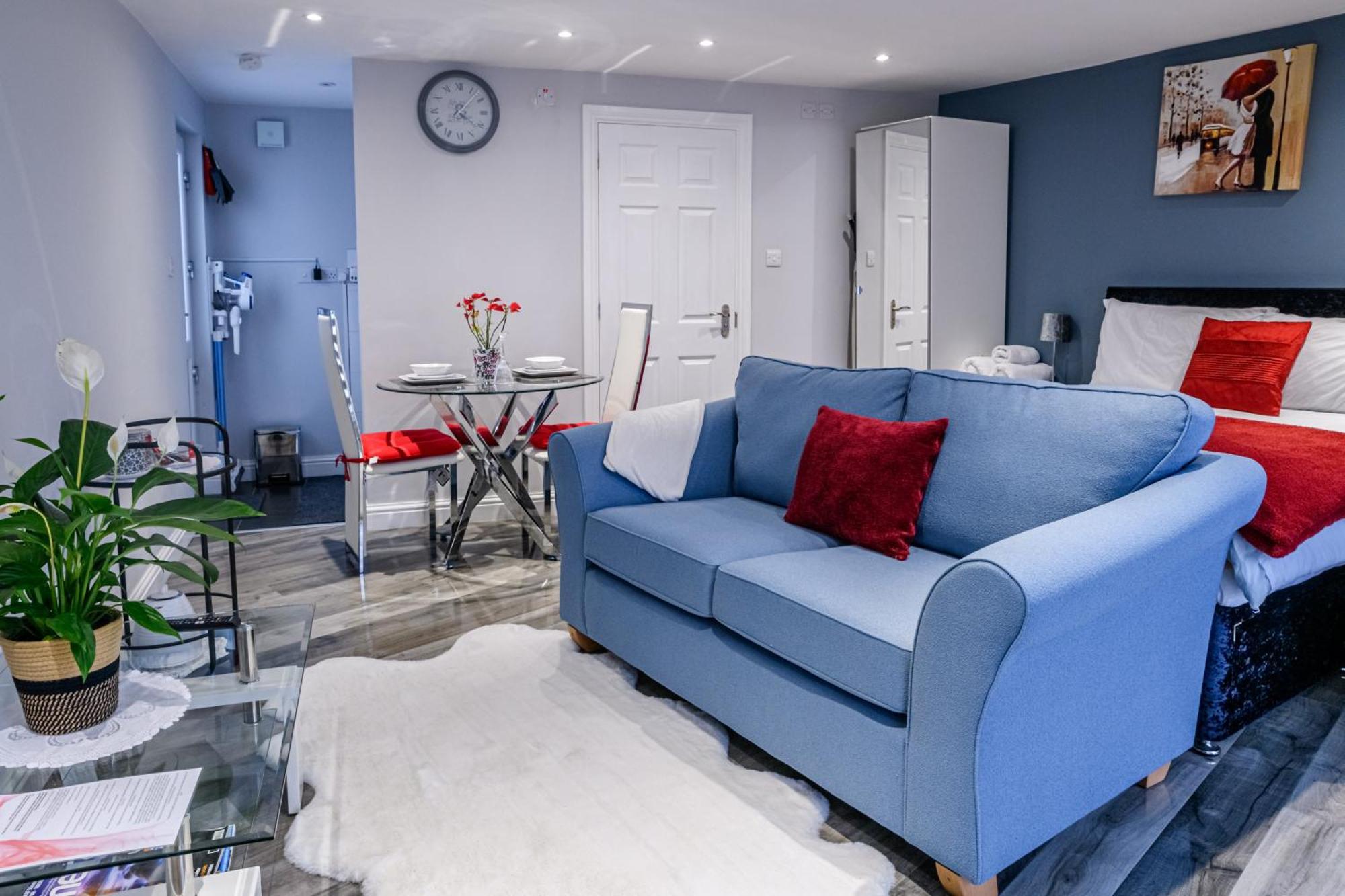 Luxury One Bedroom Guesthouse M6, Junction 10 Walsall Willenhall Екстериор снимка